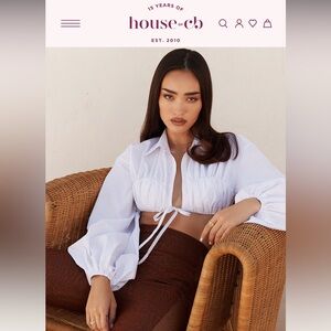 Mistress rocks long puff sleeve crop top